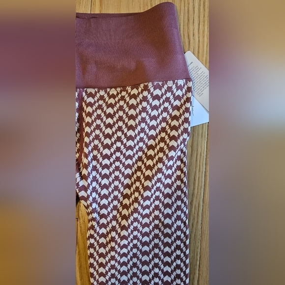 New Spiritual Gangster Seamless Jacquard 7/8 Leggings XS/S NWT - Picture 2 of 6